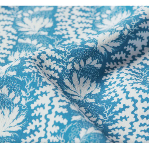 Hill House the Millie Top Blue Linear Floral Crepe/ Trailing Vine Blue S - Picture 4 of 7
